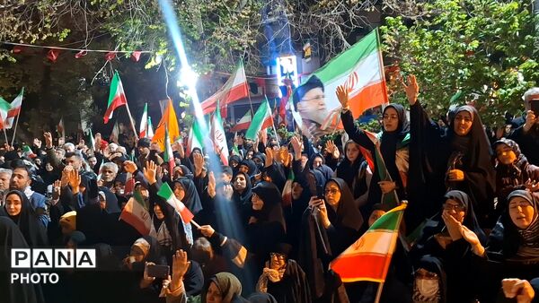 آیین وداع با پیکر دانش آموز شهید محمد حسین دهقان در قم