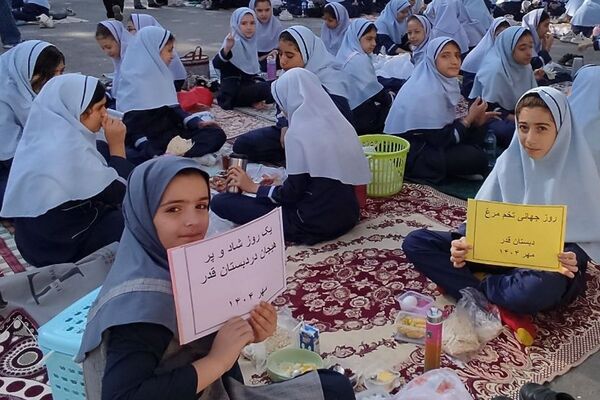 برگزاری جشن تخم‌مرغ‌های رنگی در دبستان قدر بهارستان دو