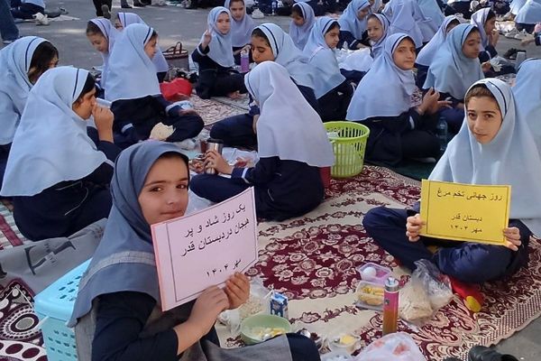 برگزاری جشن تخم‌مرغ‌های رنگی در دبستان قدر بهارستان دو