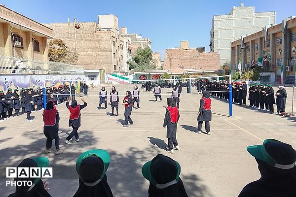 از زمین والیبال تا شور همدلی جام {مهر ایران}در مدرسه شاهد مرضیه در حال حرکت