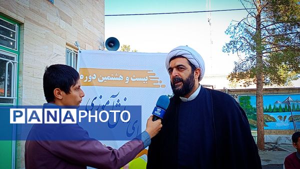 مدرسه میثاق کاشمر شاهد رقابت انتخاباتی دانش آموزان برای مدیریت مدرسه بود