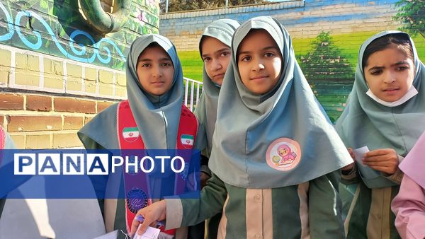 انتخابات شورای دانش آموزی در دبستان شاهد تحقیقی ناحیه ۶