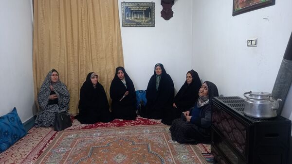 دیدار بانوان پایگاه پنج تن از مادر شهید یدالله علیزاده