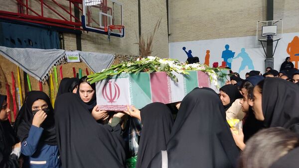 مراسم تشییع و استقبال از شهید گمنام در مدارس شهرستان سروستان