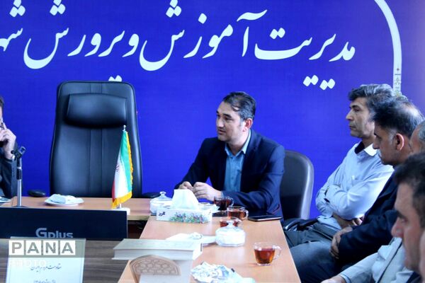 هم‌اندیشی مدیران مدارس و تشکل‌های دانش‌آموزی بجنورد