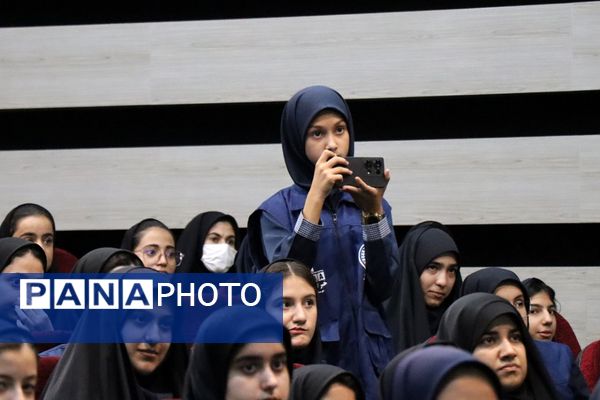 آیین تجلیل از دختران دانش‌آموز خبرنگار منتخب پانا شهرستان‌های استان تهران