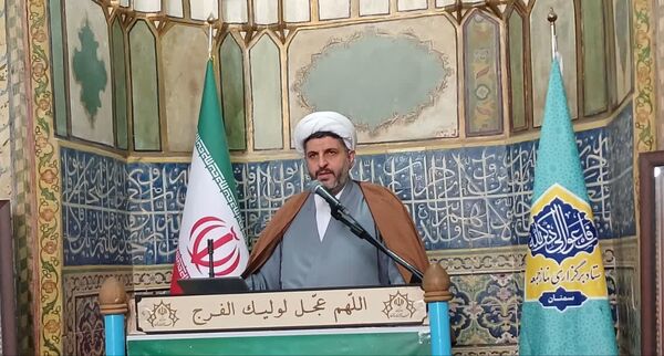 اقامه نماز پرفیض جمعه در سمنان