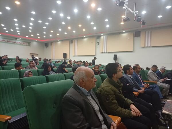 محفل ماهیانه  انس با قرآن کریم در کانون لقمان کاشمر 