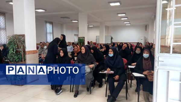 کارگاه آموزشی توانمندسازی مدیران و معاونان اجرایی مدارس متوسطه اسلامشهر