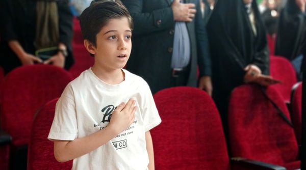 تقدیر از دانش‌آموزان فعال محمدشهری در زمینه‌های فرهنگی و هنری