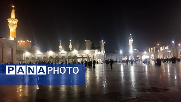 حال و هوای حرم مطهر رضوی در شب شهادت حضرت زهرا (س)