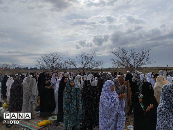 اقامه نماز بندگی در مسجد جامع تاریخی شهر رشتخوار
