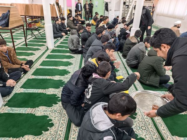 جشن ولادت باسعادت حضرت مهدی (ع) در دبیرستان نمونه آیت‌الله خامنه‌ای