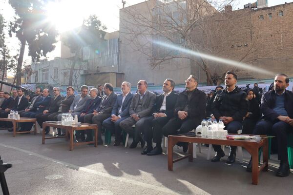 در دل این زمستان سخت و از پس سال‌ها، همچنان عطر آزادی به مشام می‌رسد