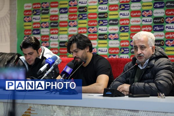 برد شیرین تراکتور در خانه