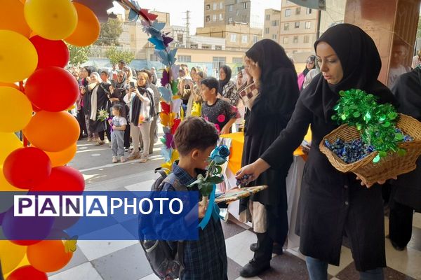 جشن شکوفه ها در مدارس شهرستان قدس، آغاز طلایی و شیرین  سال تحصیلی