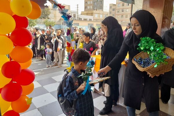 جشن شکوفه ها در مدارس شهرستان قدس، آغاز طلایی و شیرین  سال تحصیلی
