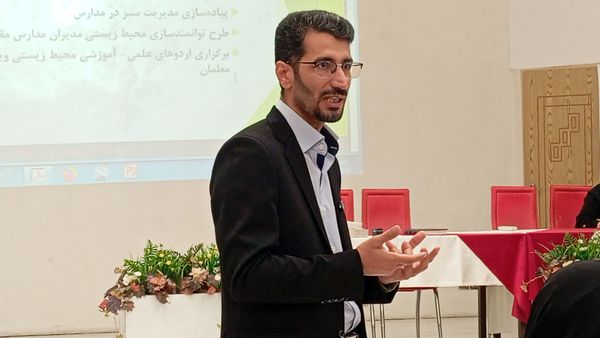 دوره توانمندسازی زیست‌محیطی برای مراقبان سلامت مدارس ابتدایی در چهارمحال و بختیاری