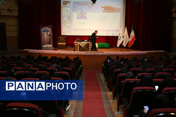 برگزاری دوره آشنایی با ابزارهای هوش مصنوعی ویژه معلمان قم