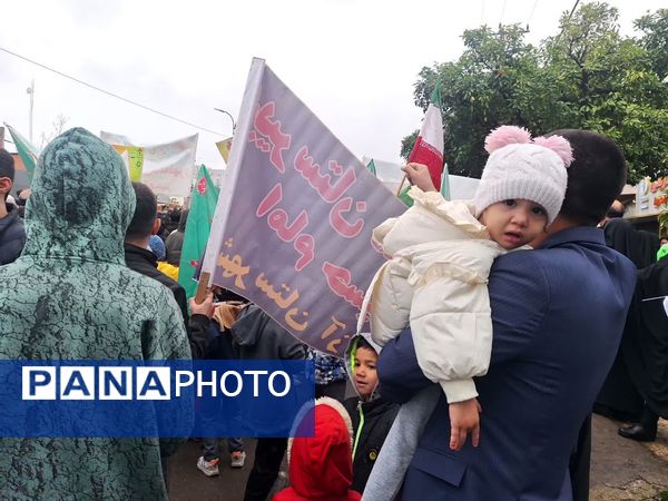 نبض انقلاب در خیابان‌ها تپید