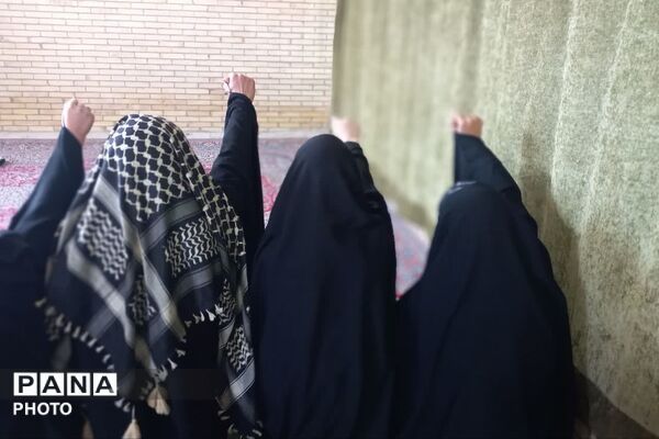 نماز جمعه‌ای که عزادار رهبر شهیدمان بود