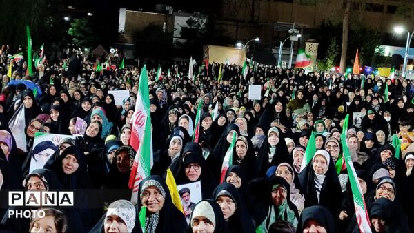  نود و نهمین شب تجمعات مردمی شهرستان نجف‌آباد؛ جلوه‌ای از بصیرت و همبستگی