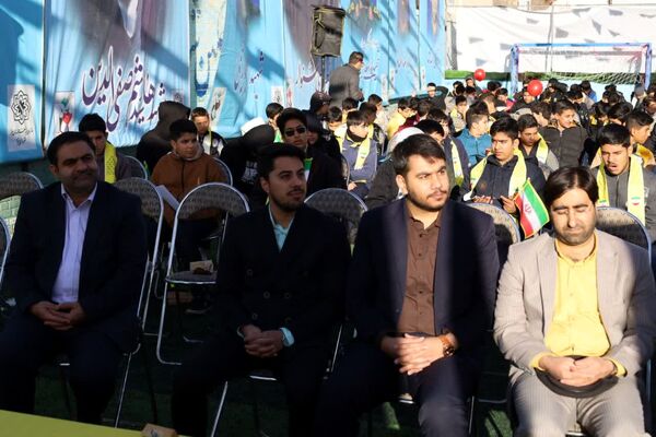 آیین نمادین نواختن «گلبانگ انقلاب اسلامی » در مدرسه احمد فتاحی ناحیه دو یزد