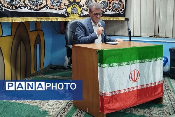 گردهمایی انجمن شعر و ادب فرهنگیان در دبستان طالقانی ناحیه دو شهرری 