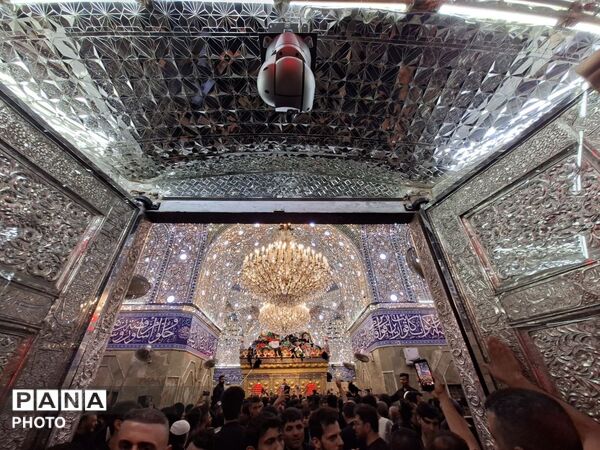 قلب ها برمدار حسین بن علی (ع) می‌تپد