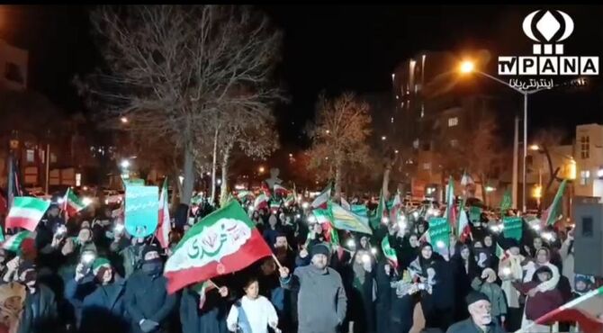 تجمع مردم بیجار در بیعت با رهبر انقلاب در سال نو