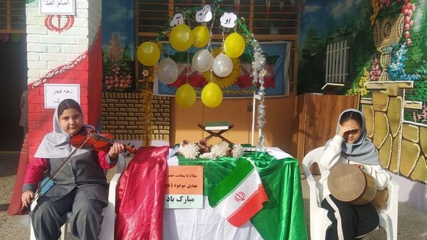 جشن نیمه شعبان در دبستان پنجم مهر مشهد 