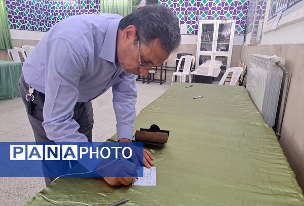 حضور پر شور و نشاط مشهدی‌ها در انتخابات ریاست جمهوری