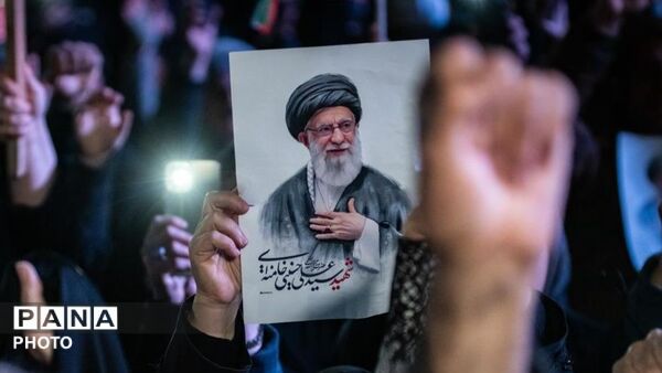 ما به‌صبح ظهور نزدیکیم، این علم بر زمین نمی‌افتد