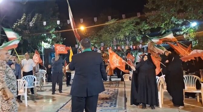 اجتماع مردمی قم در بوستان شهدای آذر