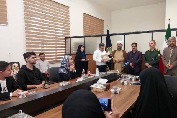 تجلیل از برگزیدگان جشنواره‌ فعالان دفاع مقدس و مقاومت در فضای مجازی 