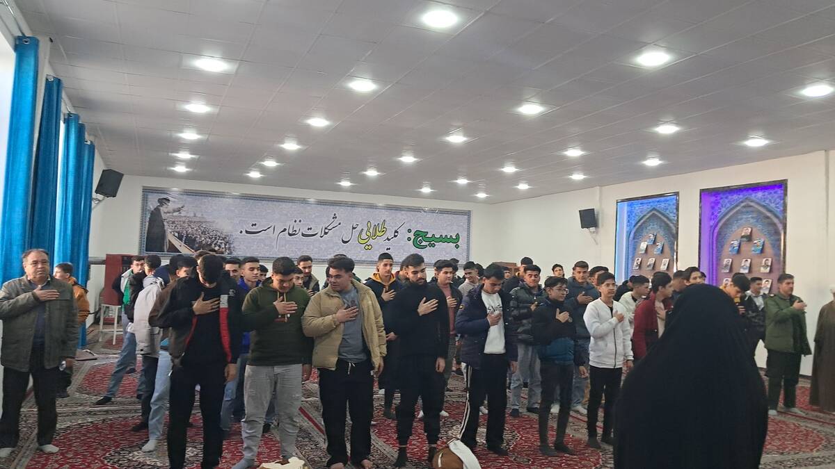 اعزام دانش‌آموزان پسر آشخانه به راهیان نور 