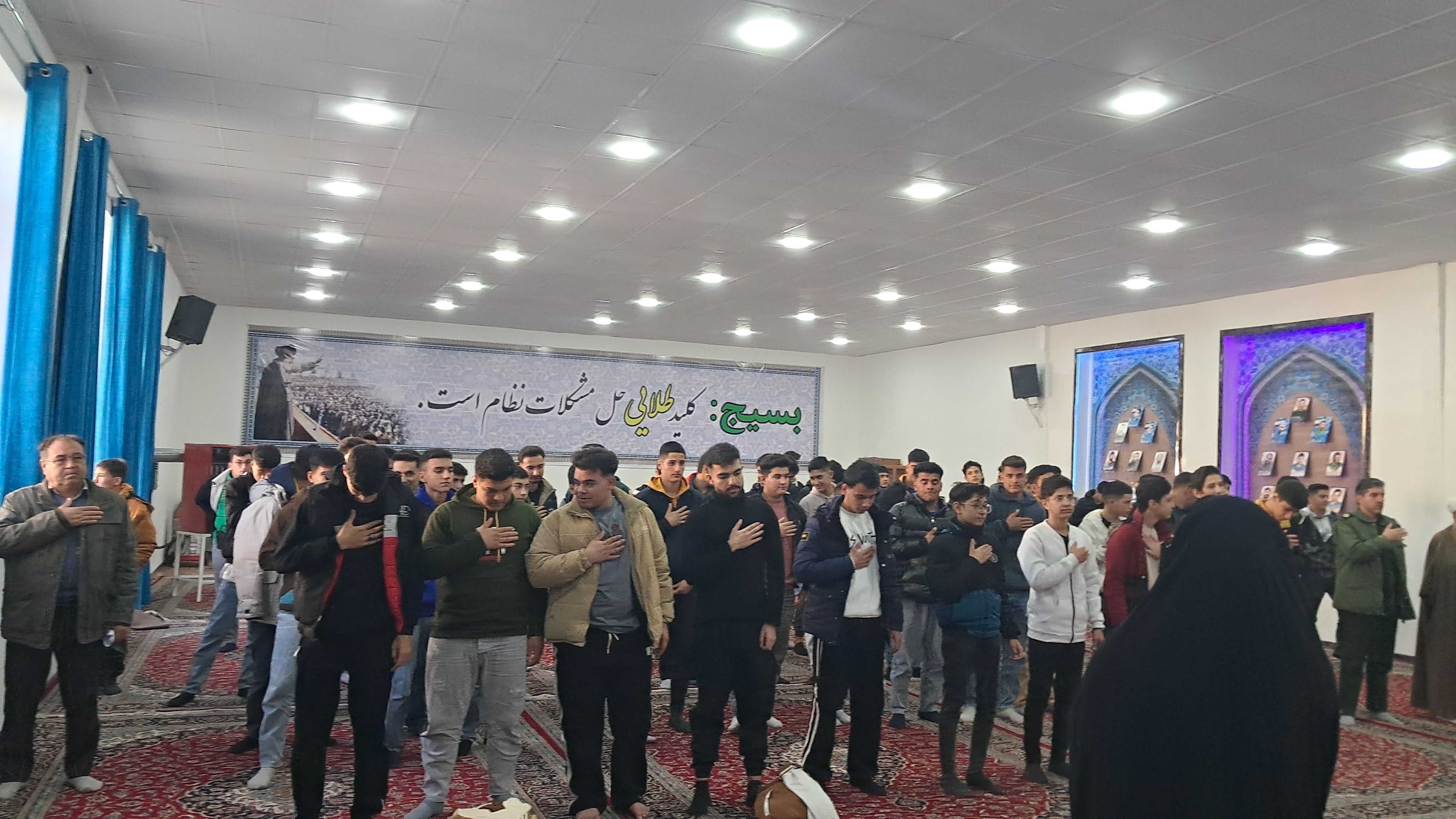 اعزام دانش‌آموزان پسر آشخانه به راهیان نور 