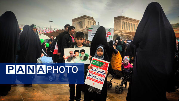 شکوه عشق و ارادت مردم به وطن