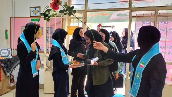 زنگ مهر با طنین مقاومت در دبیرستان دارالفنون 