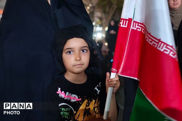 قرار شبانه مردم نسیم شهری در بهارستان دو