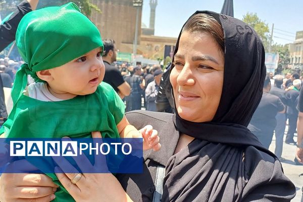 حضور پرشور کودکان و نوجوانان ورامینی در مراسم عزاداری روز عاشورا