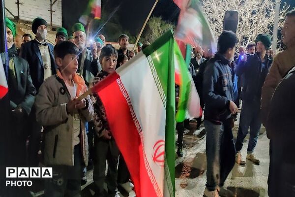 حضور گرم  دهه نودی ها در قلب اجتماعات شهر بار نیشابور