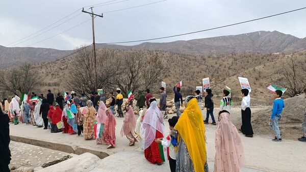 حماسه دانش‌آموزان شهید امامی  میانکوه در راهپیمایی ۲۲ بهمن 