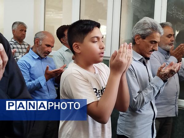 نماز جمعه کاشمر با حضور پرشور مردم برگزار شد