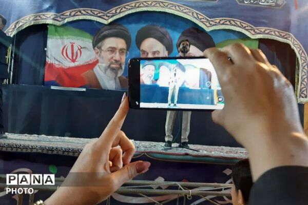 حضور پرشور و مستمر شبانه مردم رباط‌کریم تا پیروزی نهایی