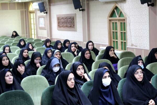 نشست تخصصی اجرای طرح نماد و لیگ جت در مدارس متوسطه ناحیه یک یزد