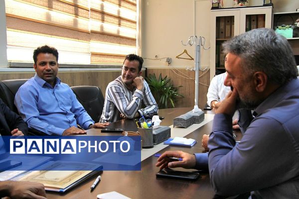 آیین معارفه معاون پرورشی و تربیت‌بدنی اداره آموزش‌وپرورش بهارستان‌دو