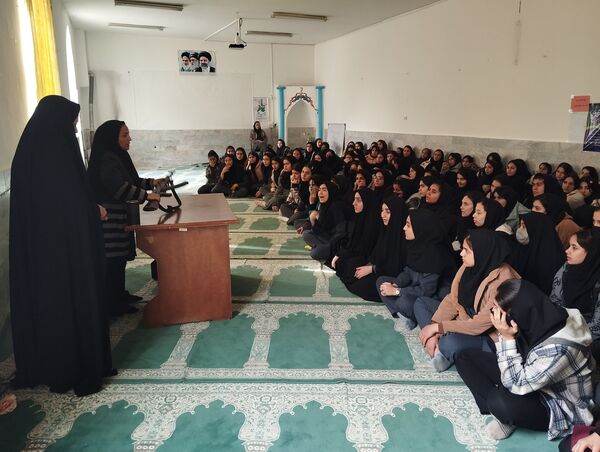 آموزش آمادگی دفاعی در سطح مدارس شهر آشخانه