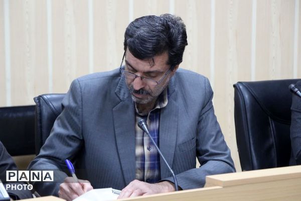 برگزاری اولین جلسه طرح «با انرژی ها» برای مدیریت مصرف انرژی در مدارس یزد