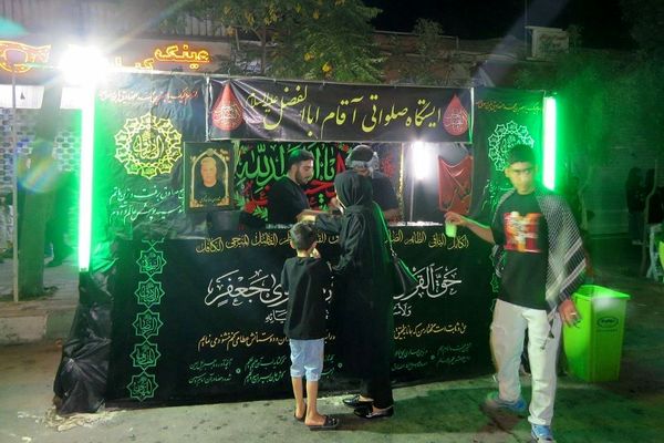 سوگواری عزاداران شهر قیامدشت در شب عاشورای حسینی